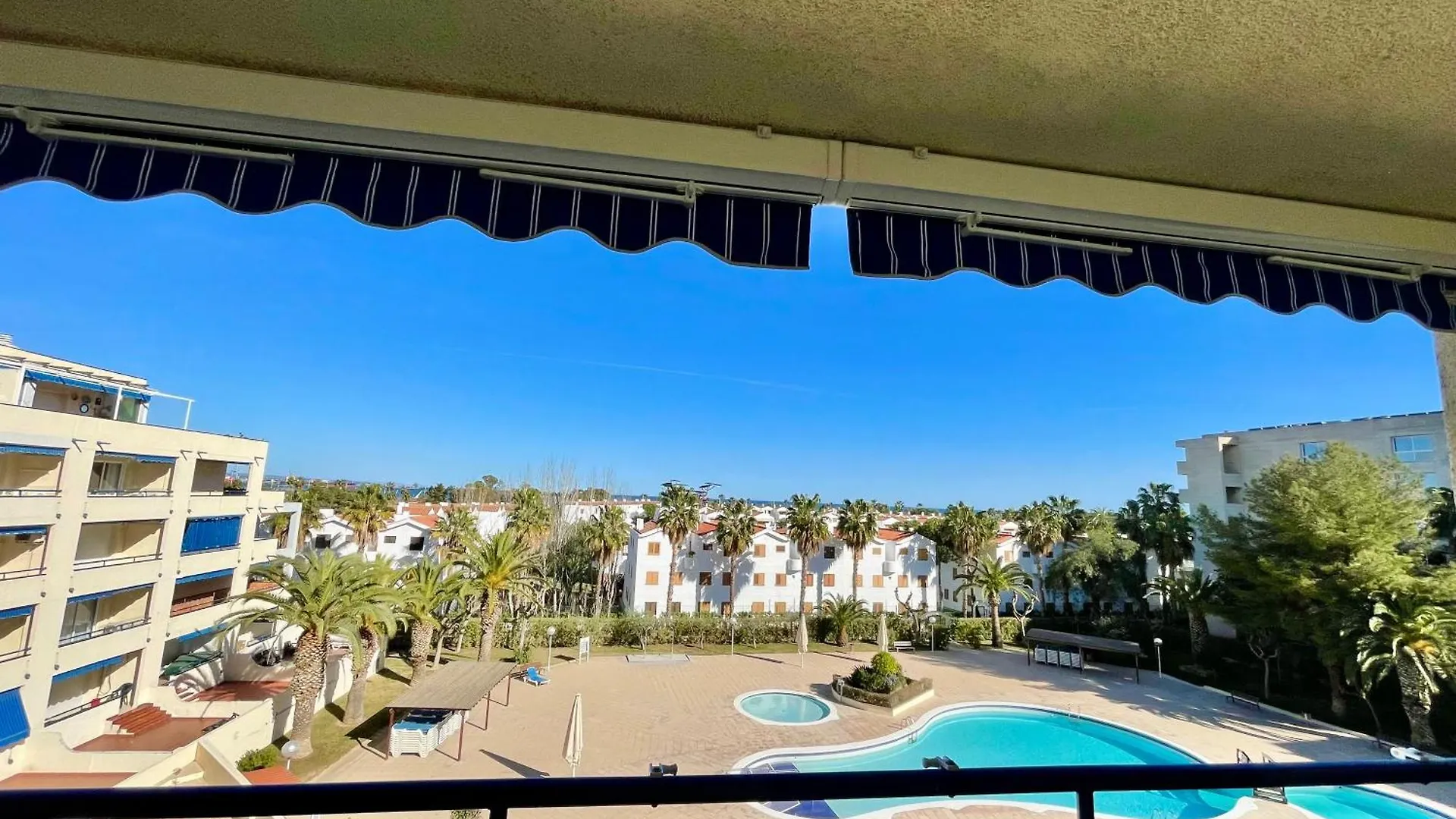 Punta Prima Y Vistas Piscina Appartement La Pineda Spanje