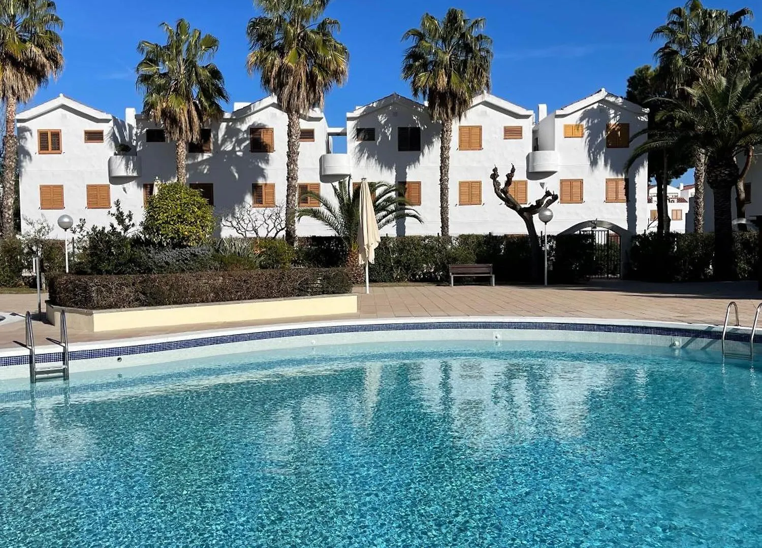 Punta Prima Y Vistas Piscina Appartement La Pineda 0*,